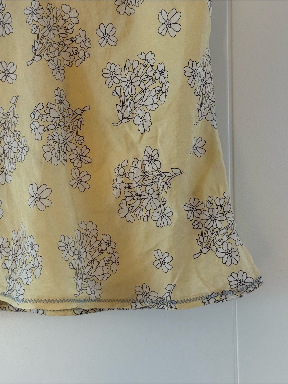CUTEST Vintage Yellow Floral Silk Cami - Picture 4 of 6